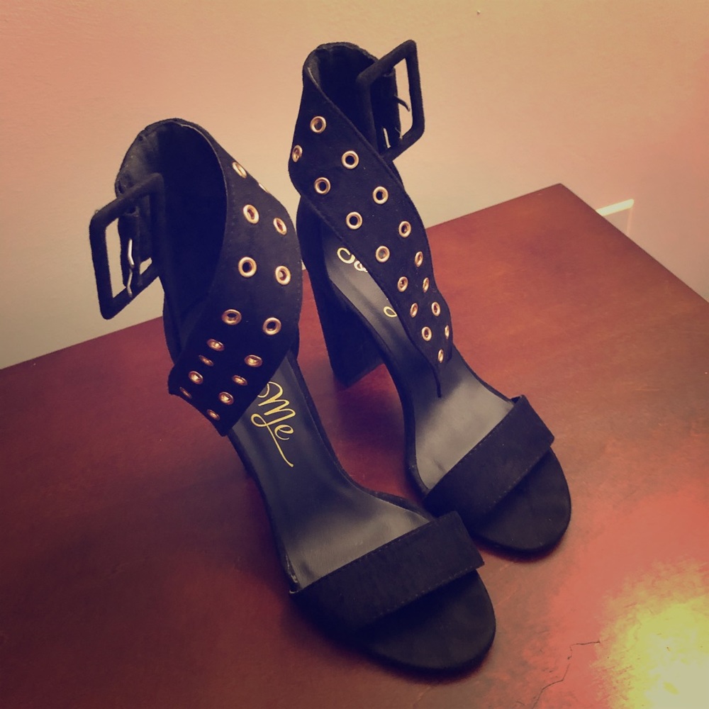 BLACK & Gold Heel